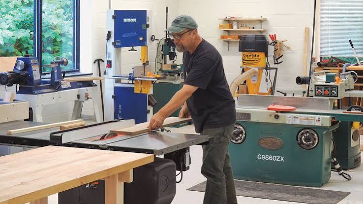 WOTMH301-WOODWORKING MACHINE AND HAND TOOLS USE