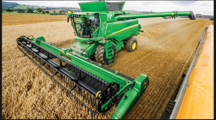 COMBINE HARVESTER OPERATION